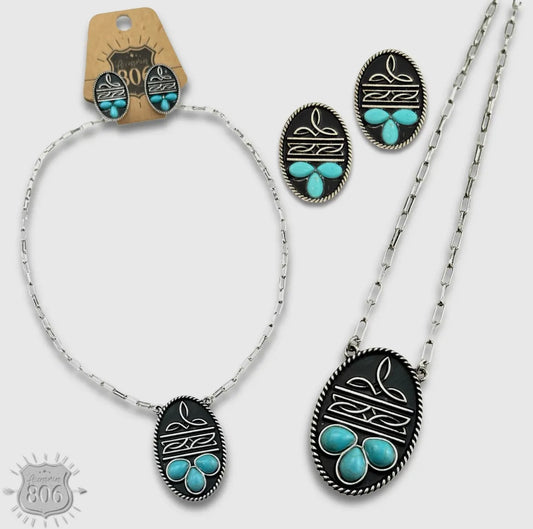 Boot Stitch Necklace Set